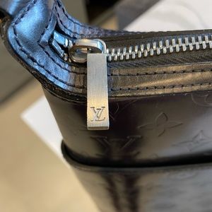 Louis Vuitton Noir ( Grey ) Mat Sutter Monogram